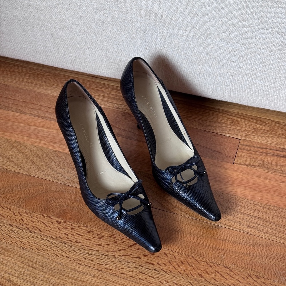 Amalfi Italy Leather heel Pumps with bow details Size‎ 6B